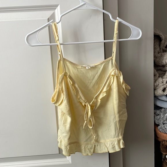 Light Yellow Flowy Tank - Picture 2 of 2